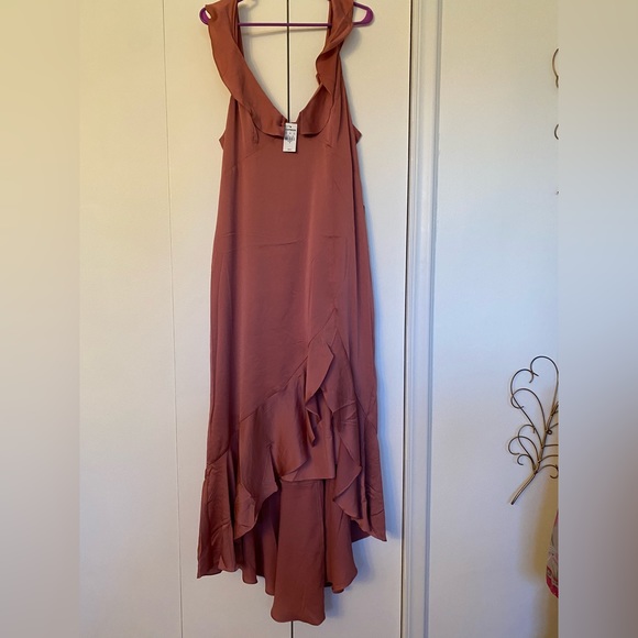 Express Dresses & Skirts - Express satin hi low dress Size 14 NWT